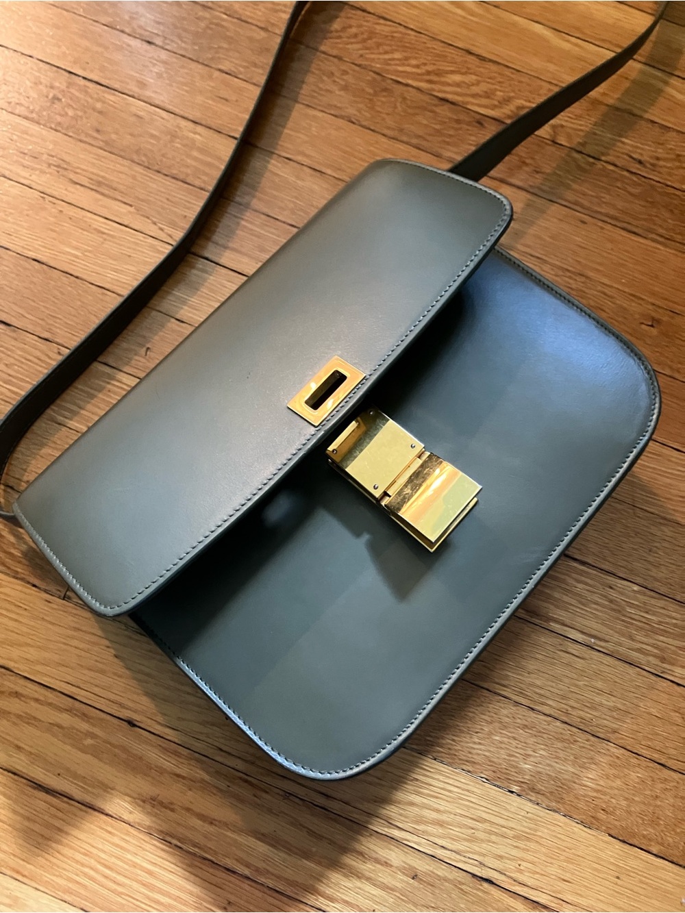 Celine Classic Box in Olive Green - Picture 2 of 15